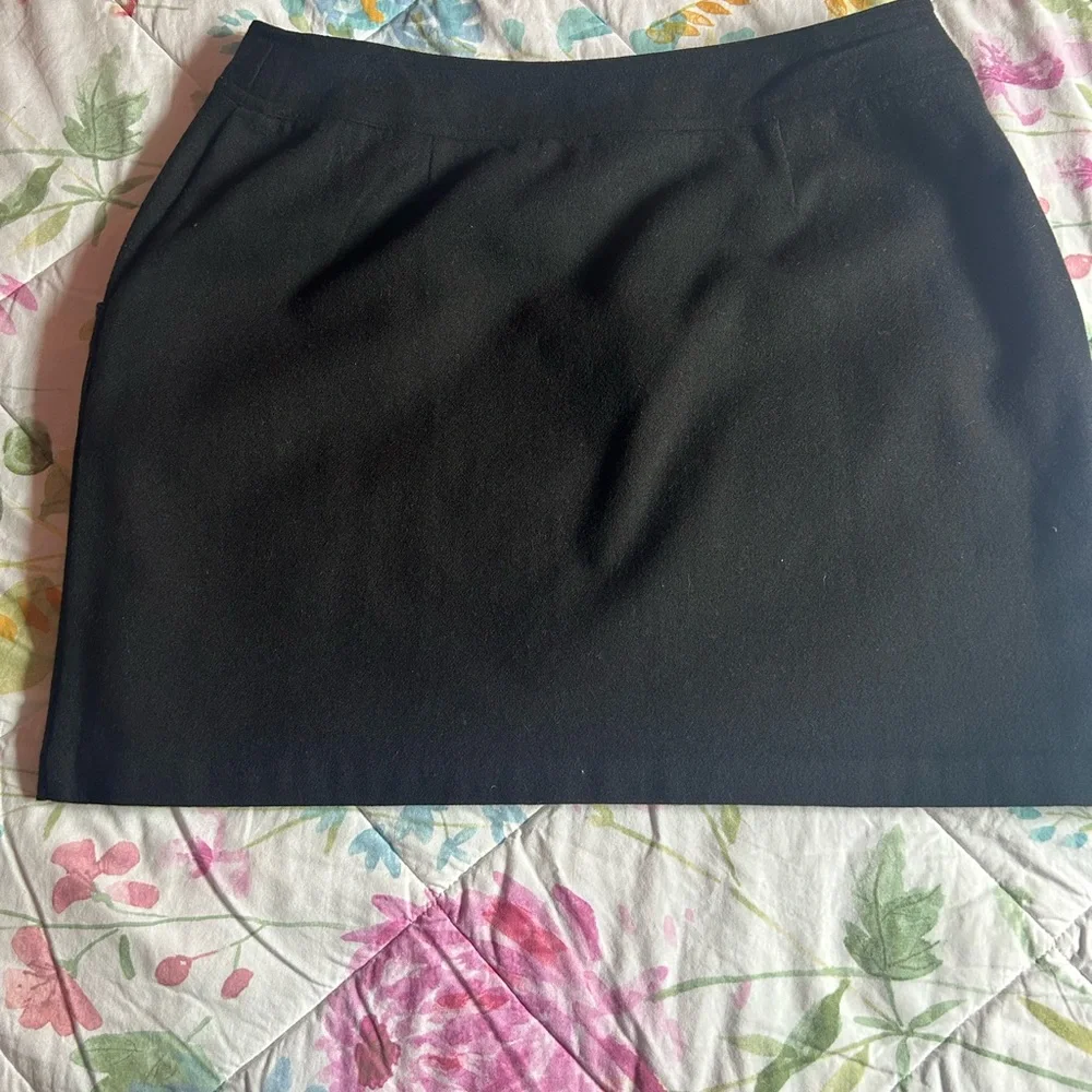 Old Navy Mini Skirt 😊 - Picture 2 of 11
